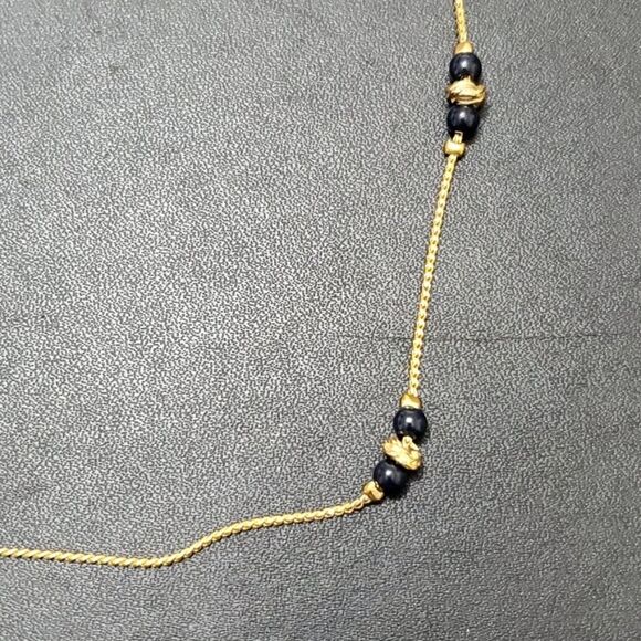 Unbranded Jewelry - Gold tone dainty bead necklace 17"